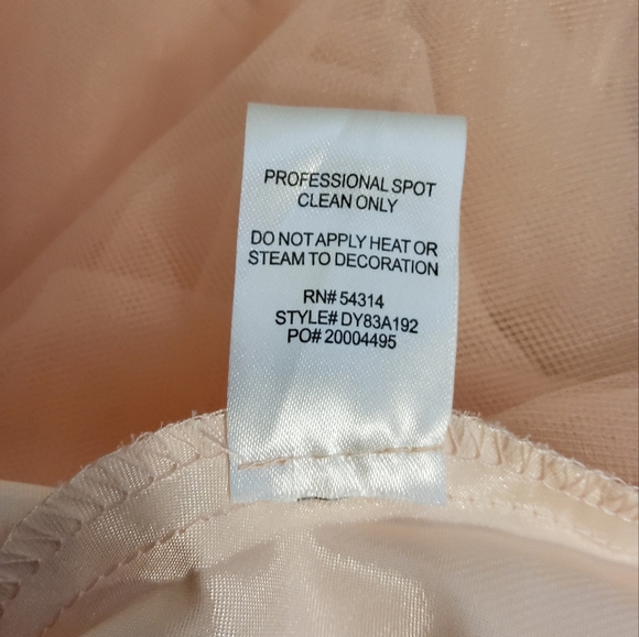 Bee Darlin Peach Junior Dress, Prom, Homecoming Size 9/10 - Picture 10 of 11